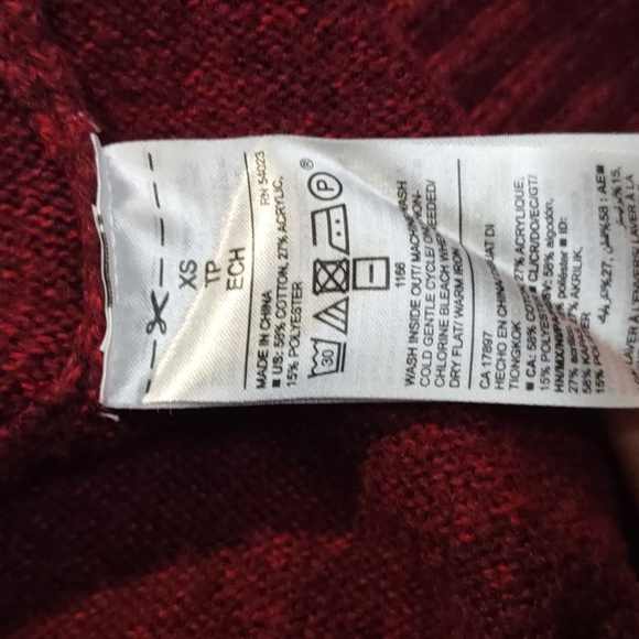 4/$20 Old Navy Knit V Neck Sweater sz XS - Picture 8 of 8